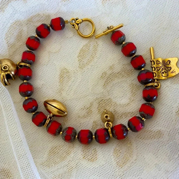 NWT Sports Buccanner Pirate Handmade Bracelet with Cute Goldplated charms - Picture 5 of 7